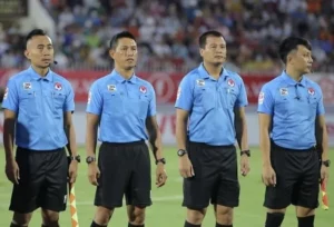 Tìm Hiểu Chi Tiết Vai Trò Của Trợ Lý Trọng Tài Bóng Đá Chuyên Nghiệp